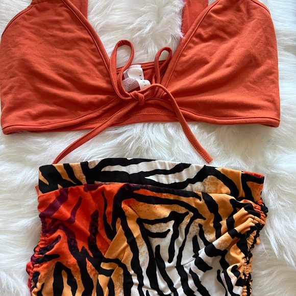 Two piece set - Picture 4 of 5